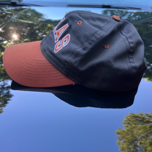 Texas Longhorns hat. One size fits all (most). - Picture 3 of 6